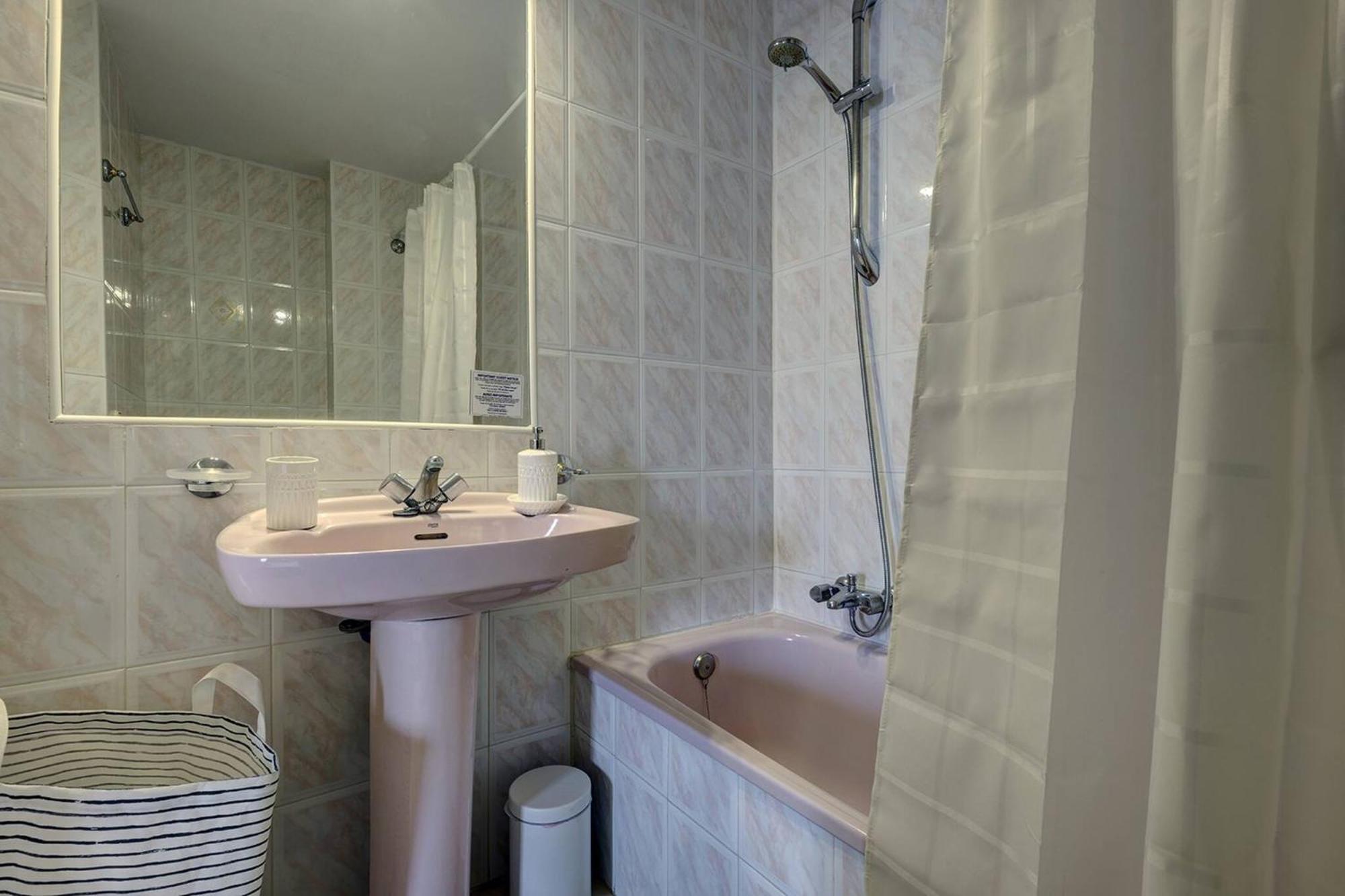 053 - Two Bed Mijas Golf Apartment In Popular Matchroom Golf Club Fuengirola Kültér fotó